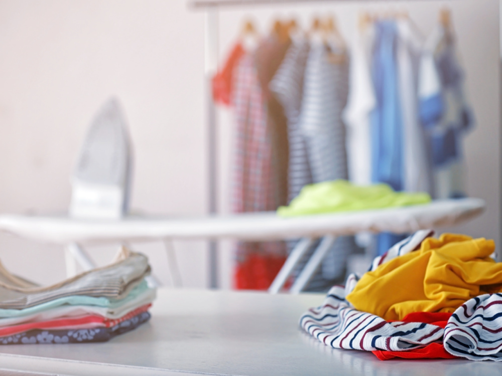 Bügeln nicht vergessen! Alles passt besser in den Schrank und sieht hübscher aus, wenn es gebügelt ist Wie oft wascht ihr? Bügeln nicht vergessen! Alles passt besser in den Schrank und sieht hübscher aus, wenn es gebügelt ist