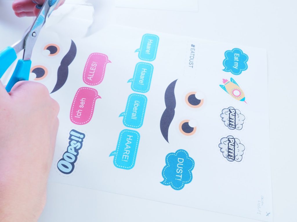 Vileda Virobi zum selber gestalten - Aufkleber ausschneiden