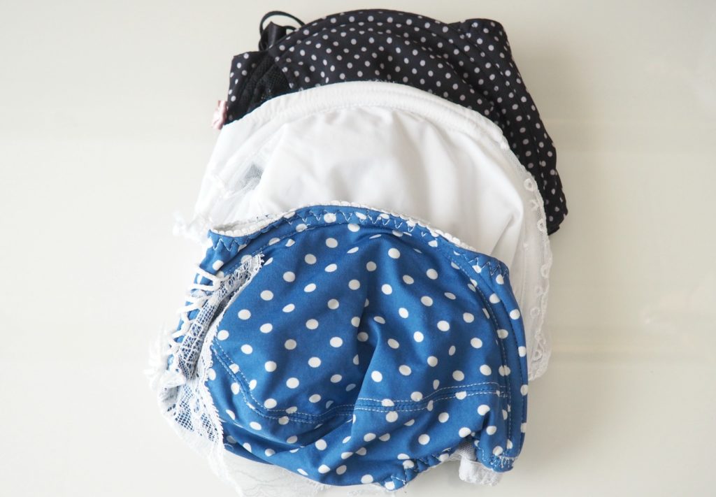 BHs falten - BH im Koffer transportieren