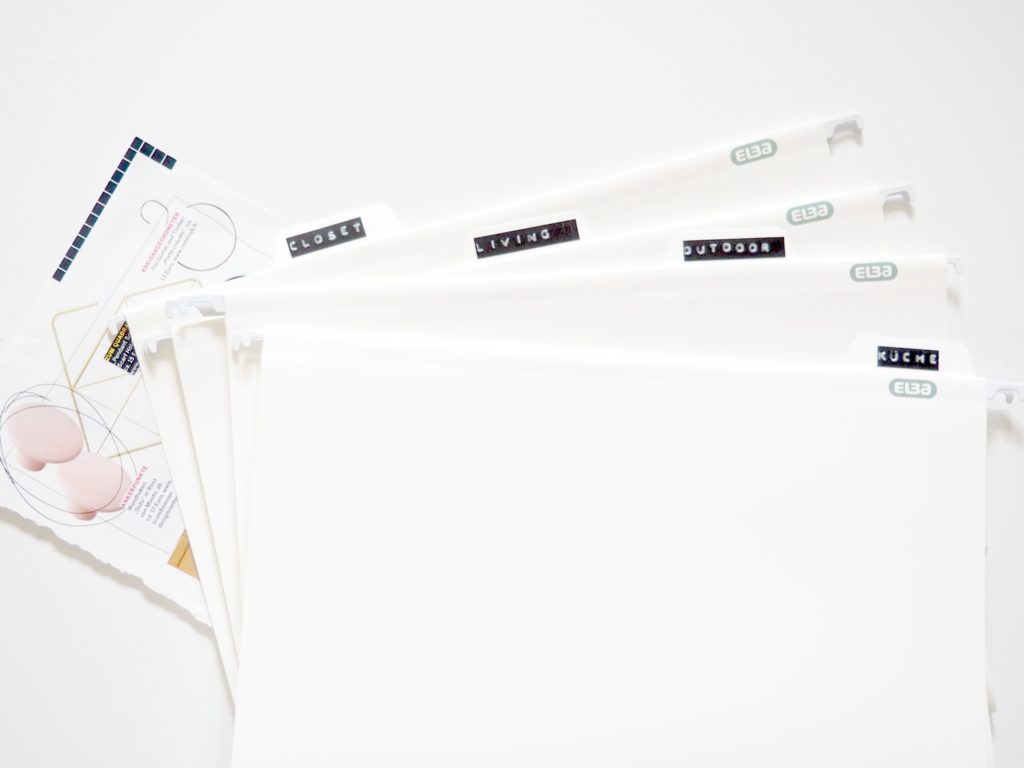 weiße Hängeregister beschriftet
