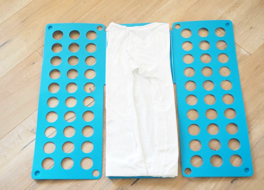 Shirts falten mit Faltbrett