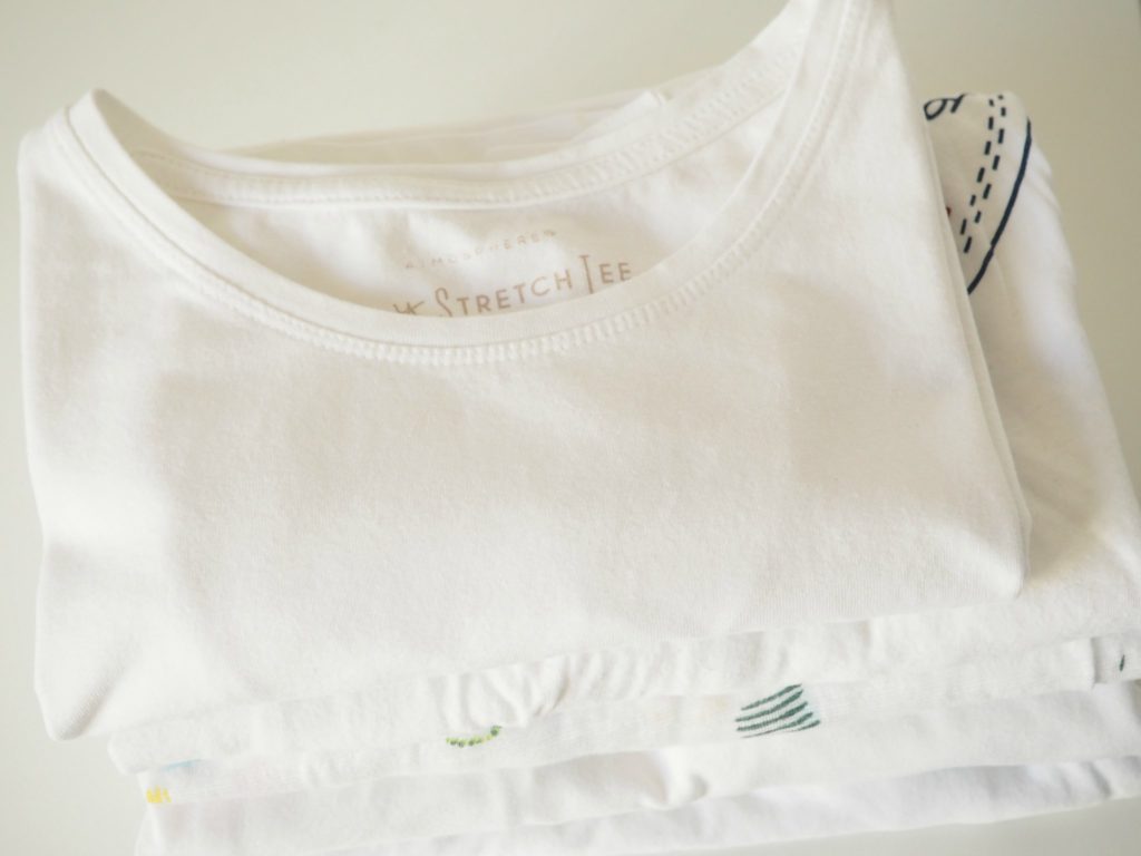 Kleine Shirtpäckchen wie Marie Kondo