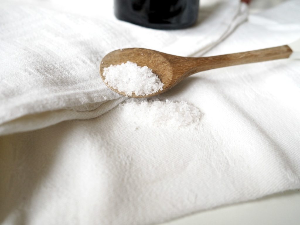 Salz gegen Rotweinflecken