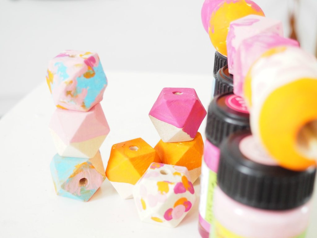 bemalte Perlen aus Nähideen die Ordnung schaffen