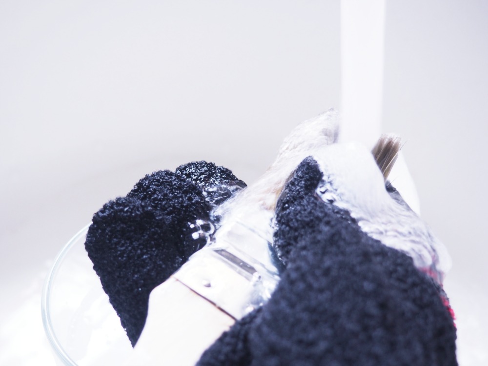 Reinigungshandschuh zum Tipps zum Pinsel reinigen