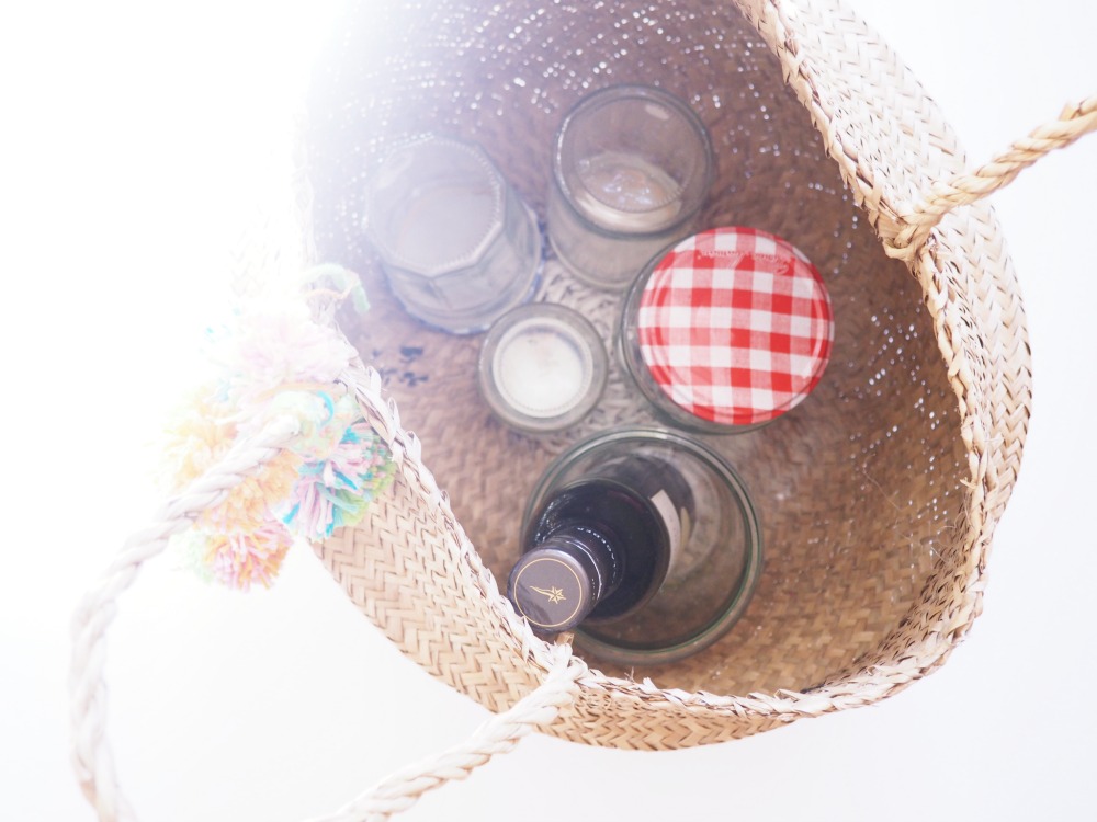 Korb zum Glas raustragen