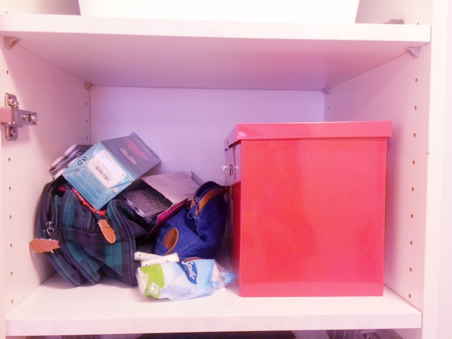 Unordnung im Badschrank