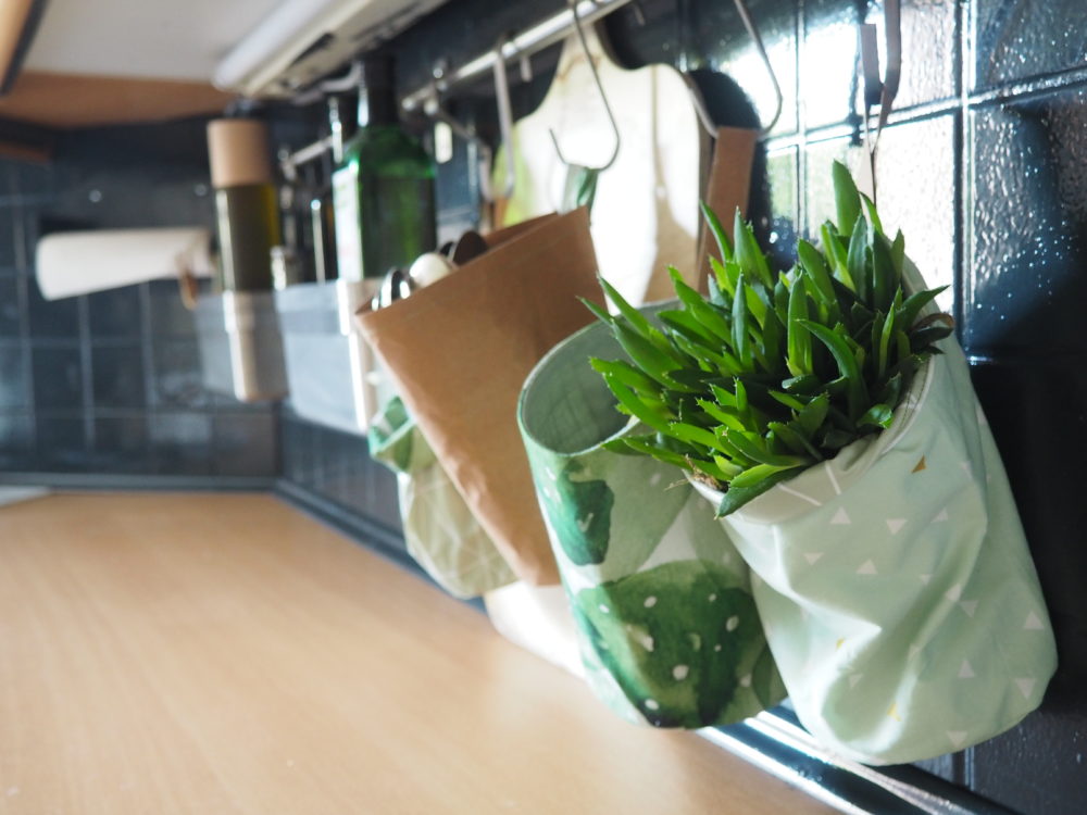 Haengekoerbe Küche renovieren