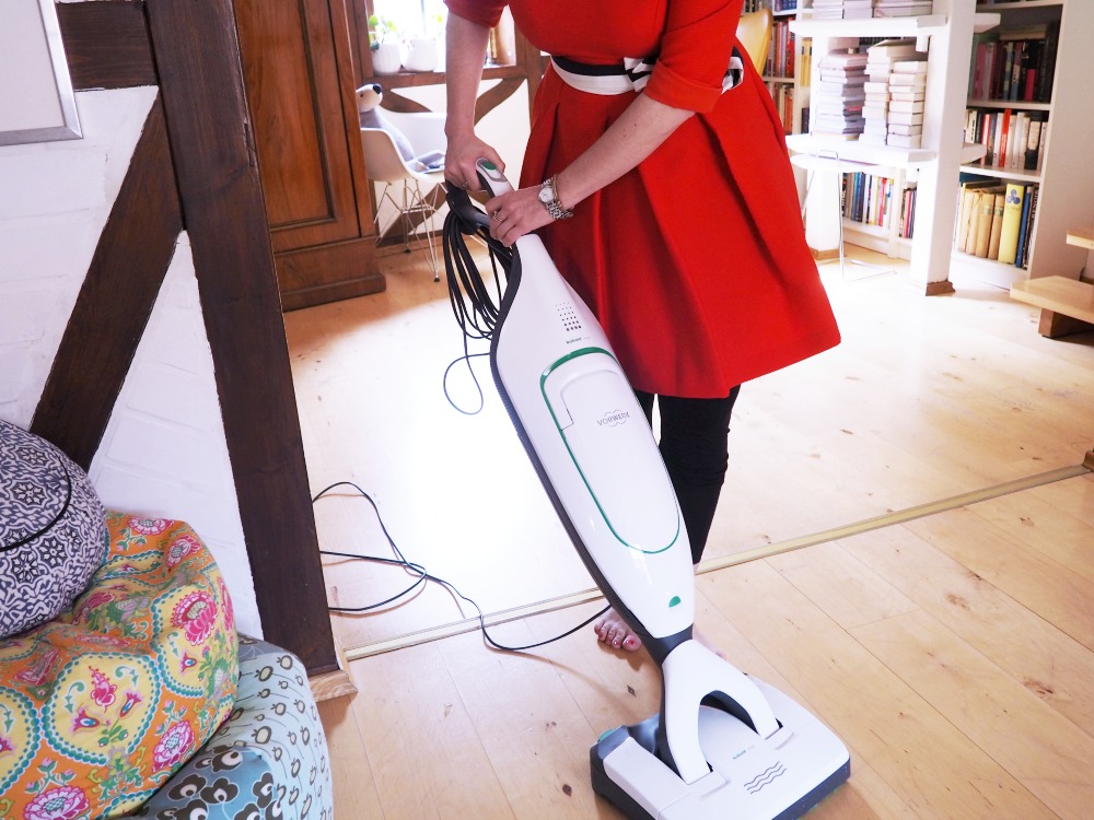 Hände hoch, wer auf die Saugstreifen auf dem Teppich steht!