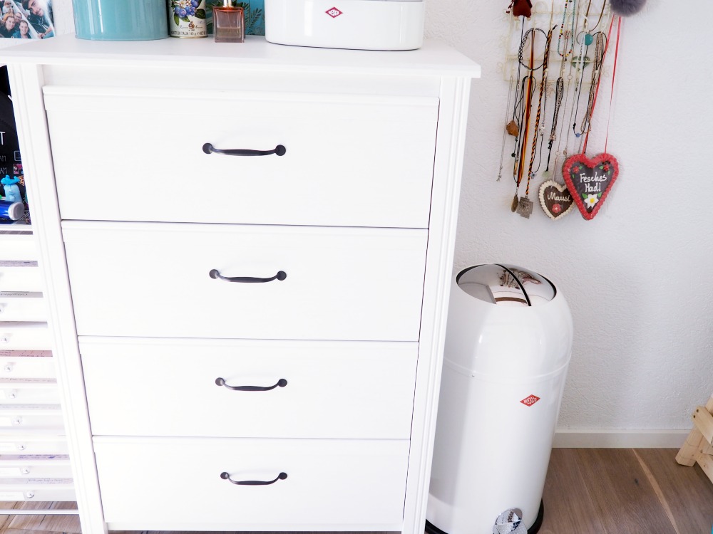 Teenager Klamotten aufräumen