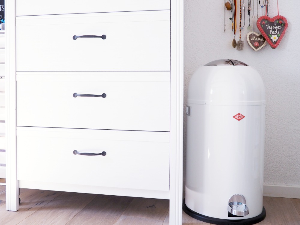 Teenager Klamotten aufräumen