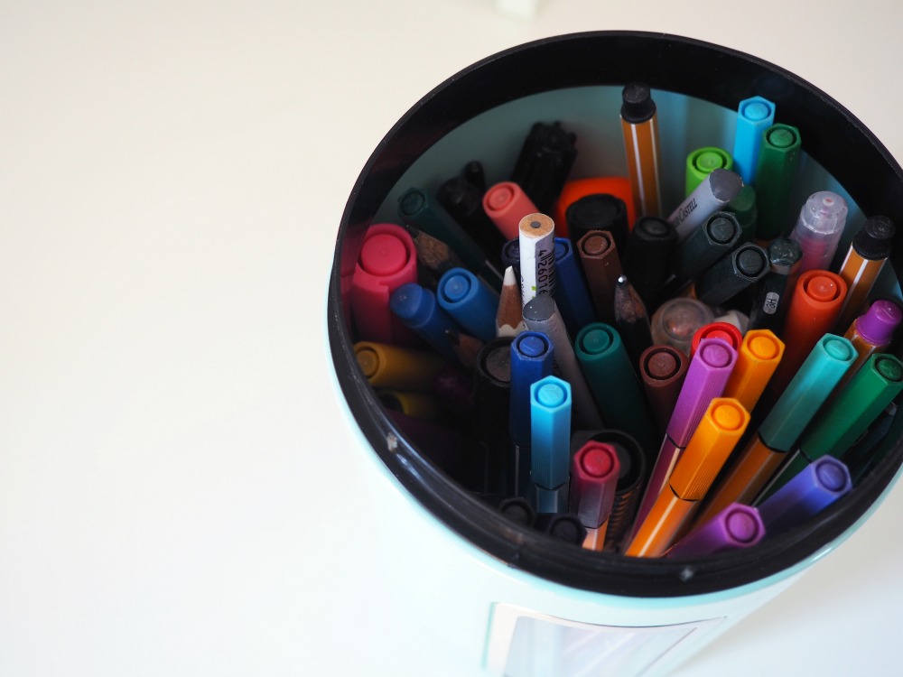 Kinderschreibtisch aufräumen