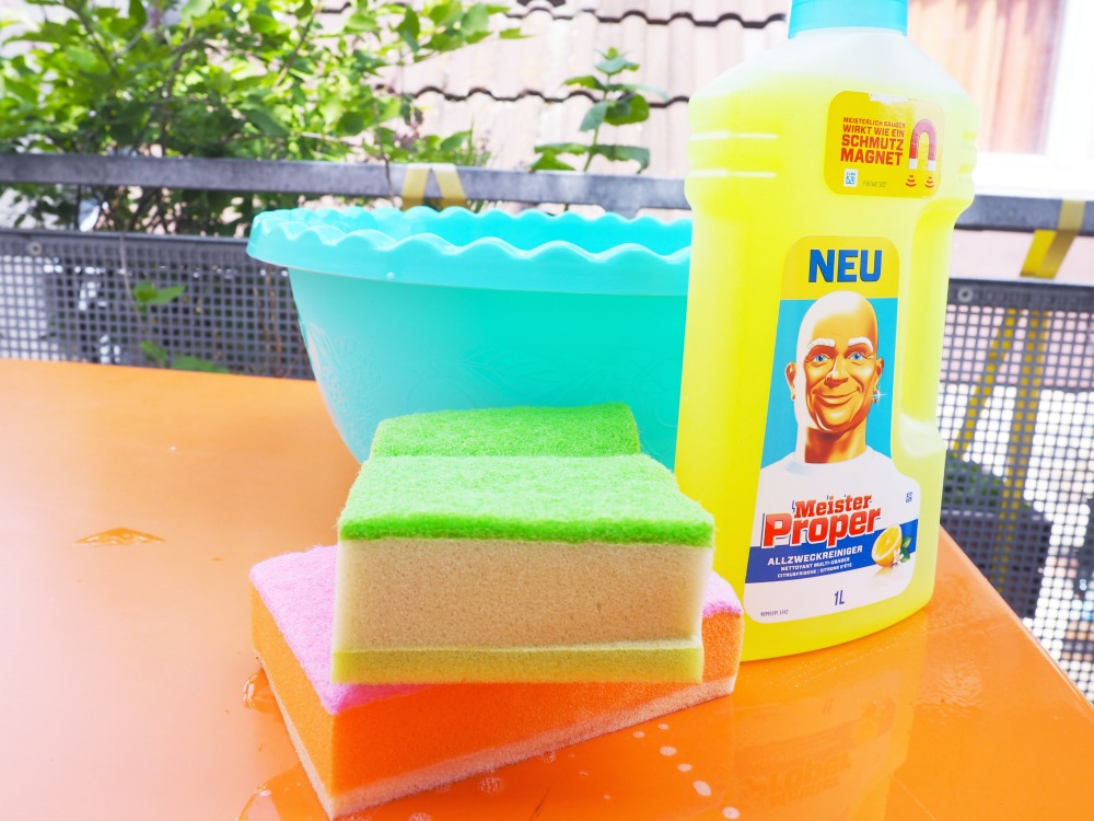 Frühjahrsputz auf dem Balkon mit Procter Gamble