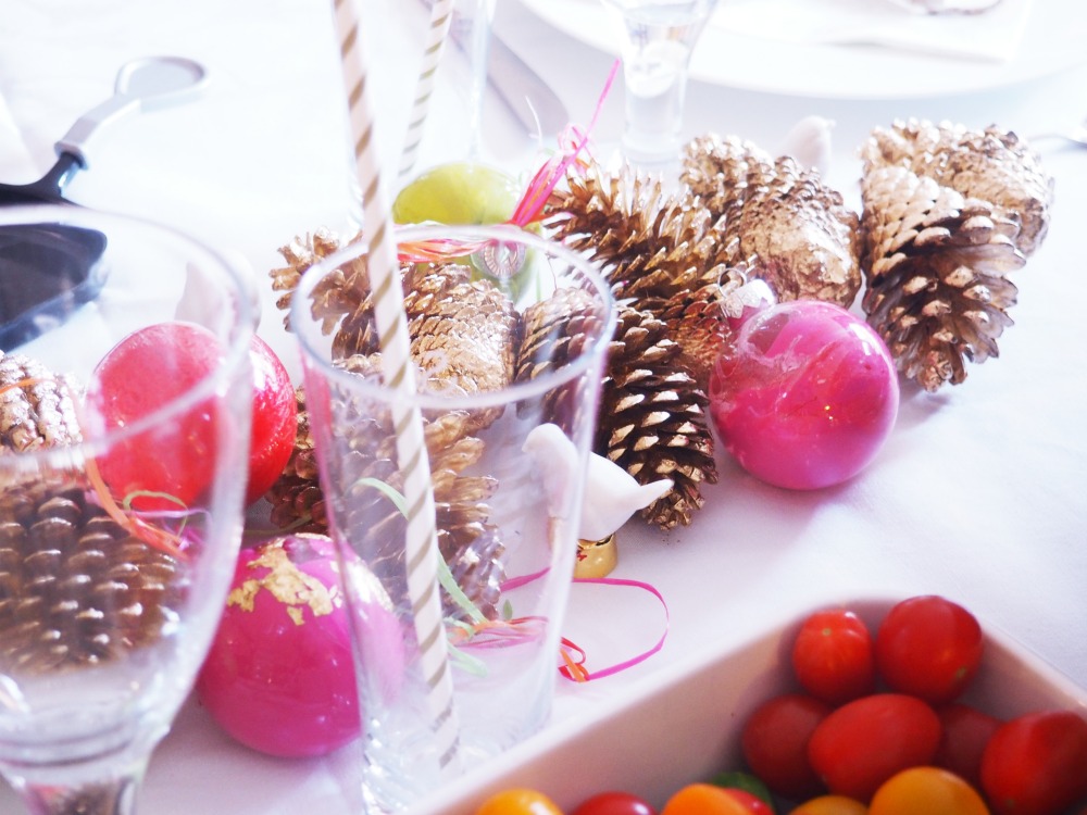 Weihnachtstisch decken