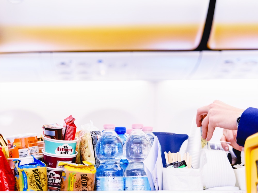 Über den Wolken ist es am schlimmsten – Müll vermeiden im Flugzeug!