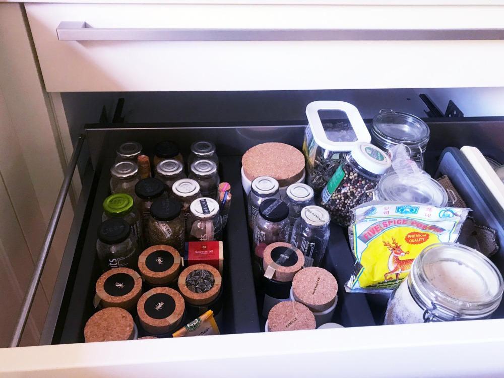 ordentliche Küchenschublade