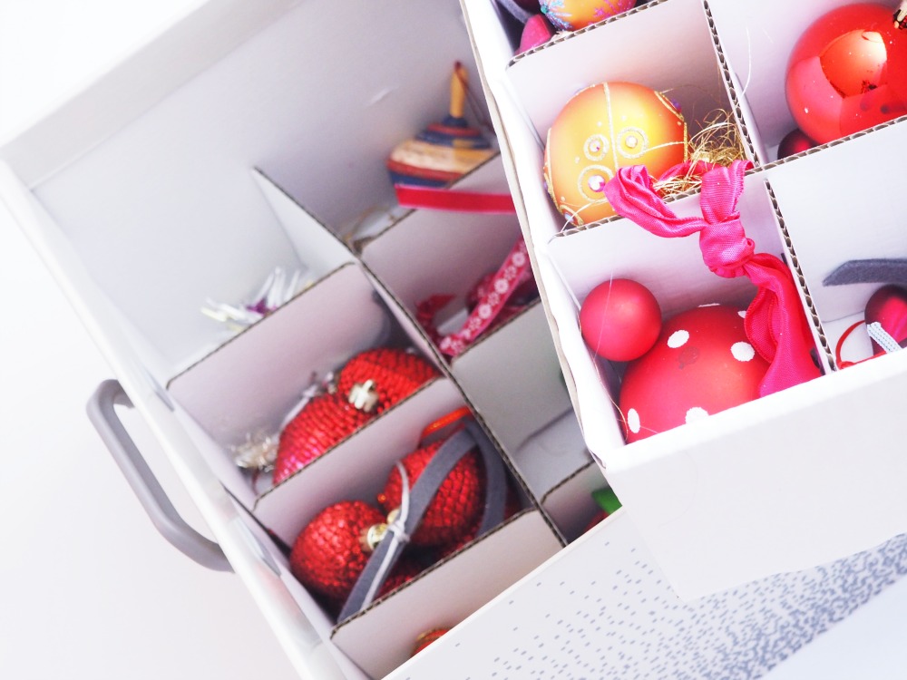 Weihnachtsdeko wegraeumen