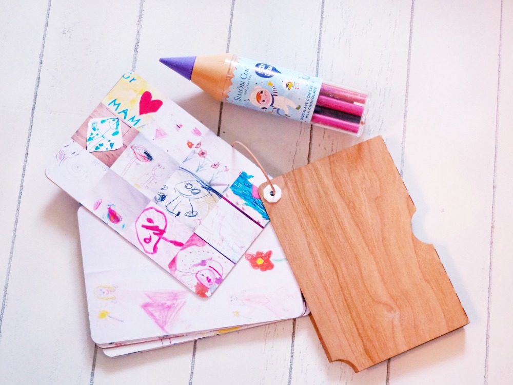  Fächer mit Kinderbildern