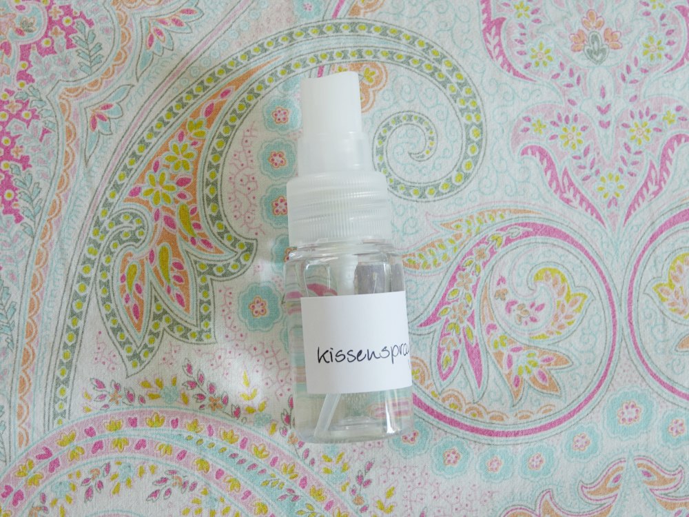 Erholsamer schlafen mit einem entspannenden Kissenspray – Kissenduft selber machen