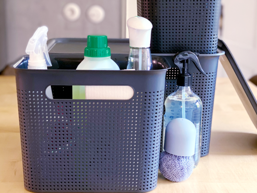 Das Kind zieht aus: Survival-Boxen für den Haushalt – das perfekte Geschenk zum Auszug