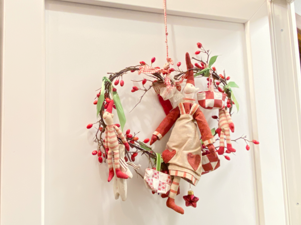 Türkranz aufhängen