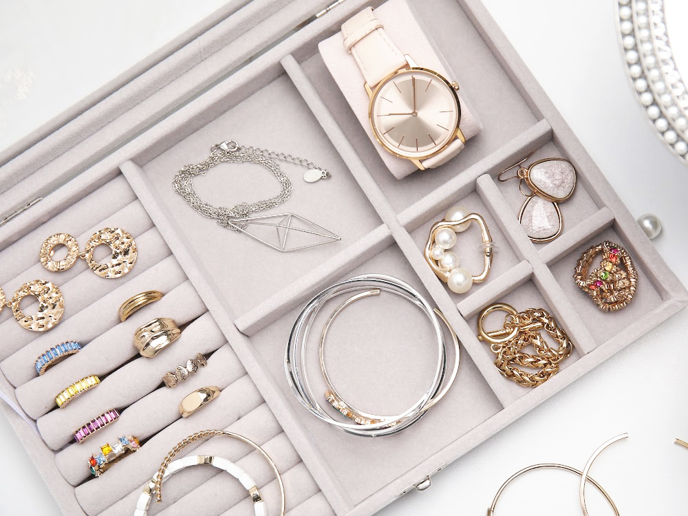 Schmuck aussortieren