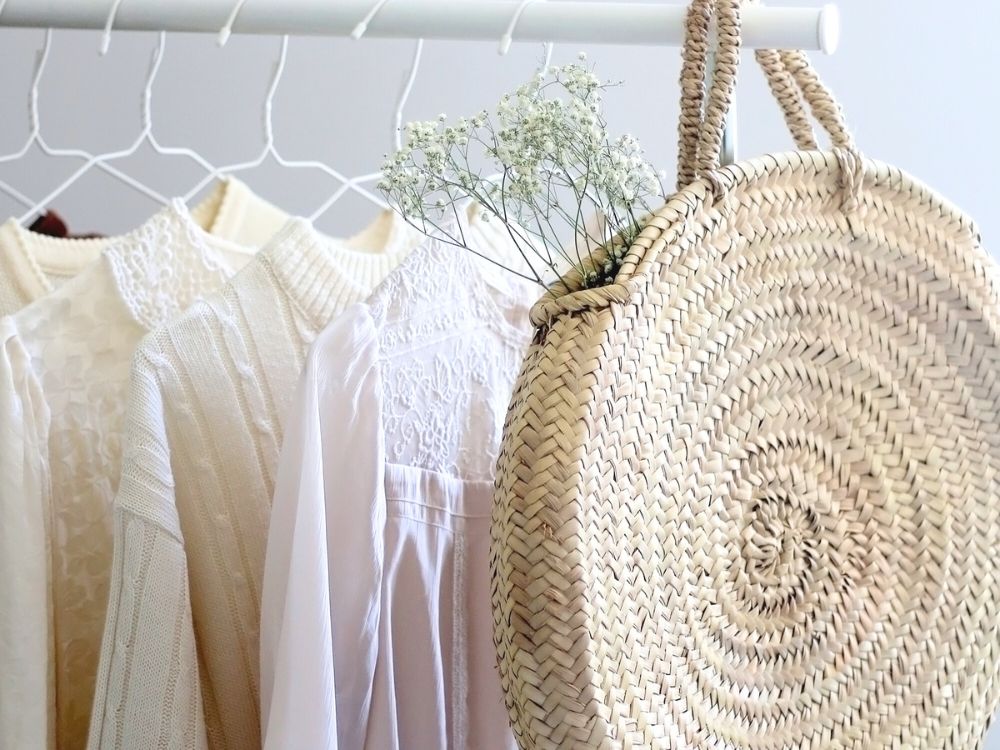 Wie erstelle ich eine Capsule Wardrobe? Schritt-für-Schritt Anleitung zur minimalistischen Garderobe